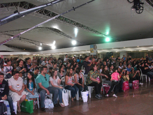 Público assistindo ao show